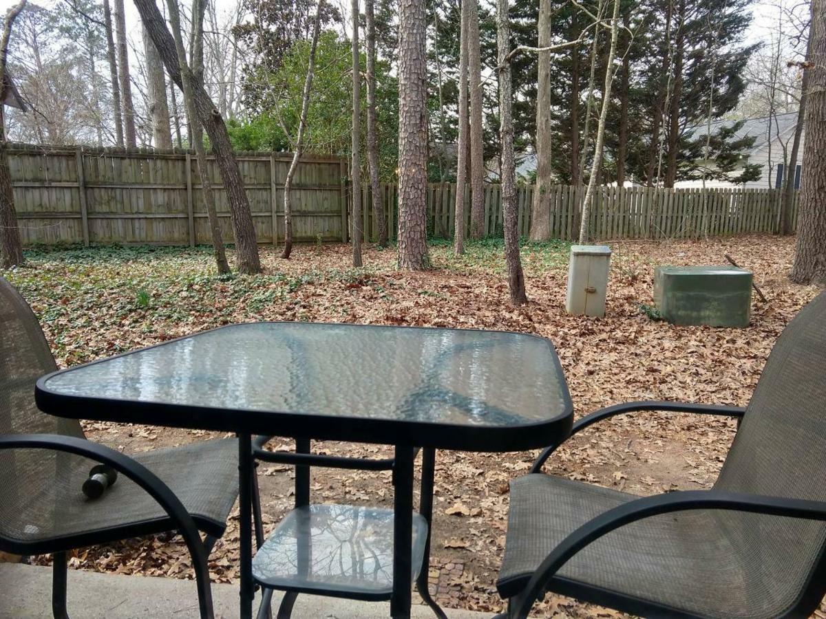 Charming Condo In Central Raleigh Exterior photo